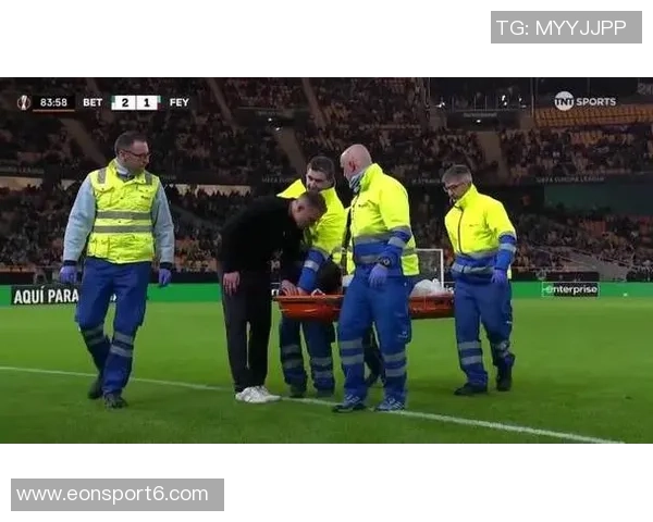 范佩西之子沙奎尔19岁欧联替补登场迎来职业生涯首秀 范佩西之子沙奎尔19岁欧联替补登场迎来职业生涯首秀