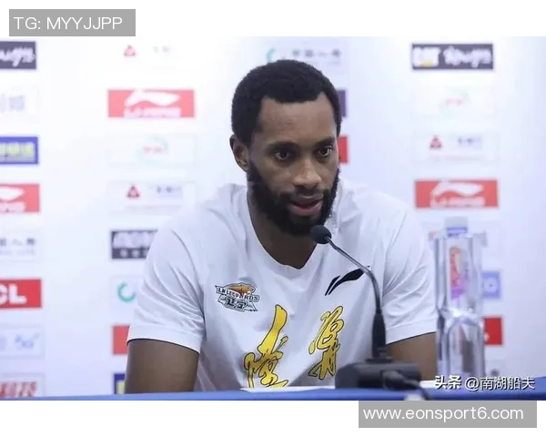 山东男篮与弗格深入沟通克里斯将于11月5日抵达山东加入球队 山东男篮与弗格深入沟通克里斯将于11月5日抵达山东加入球队